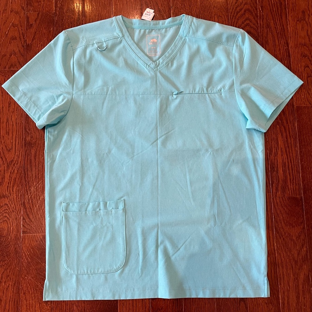 Women’s medical scrub shirt. NWT.
